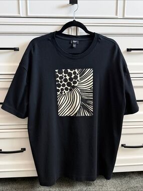 Express Black Tee with Cream Abstract Square Graphic